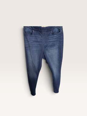 Signature by Levi Strauss & Co. Shaping Pull-On Super Skinny Jeans/148